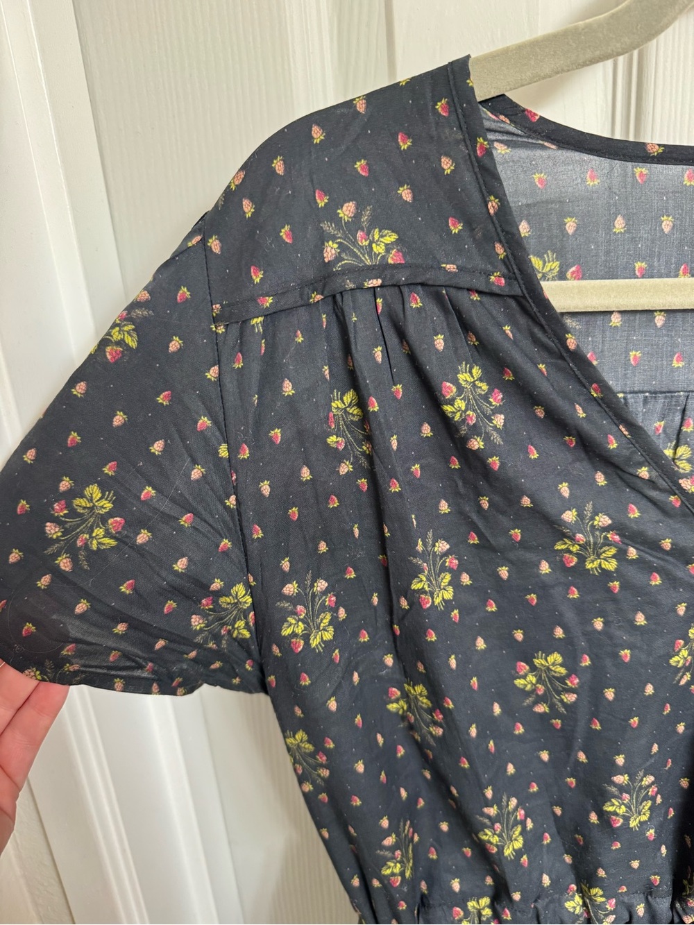Christy Dawn Simple Dawn Dress — Noir Strawberry Large - Picture 6 of 11
